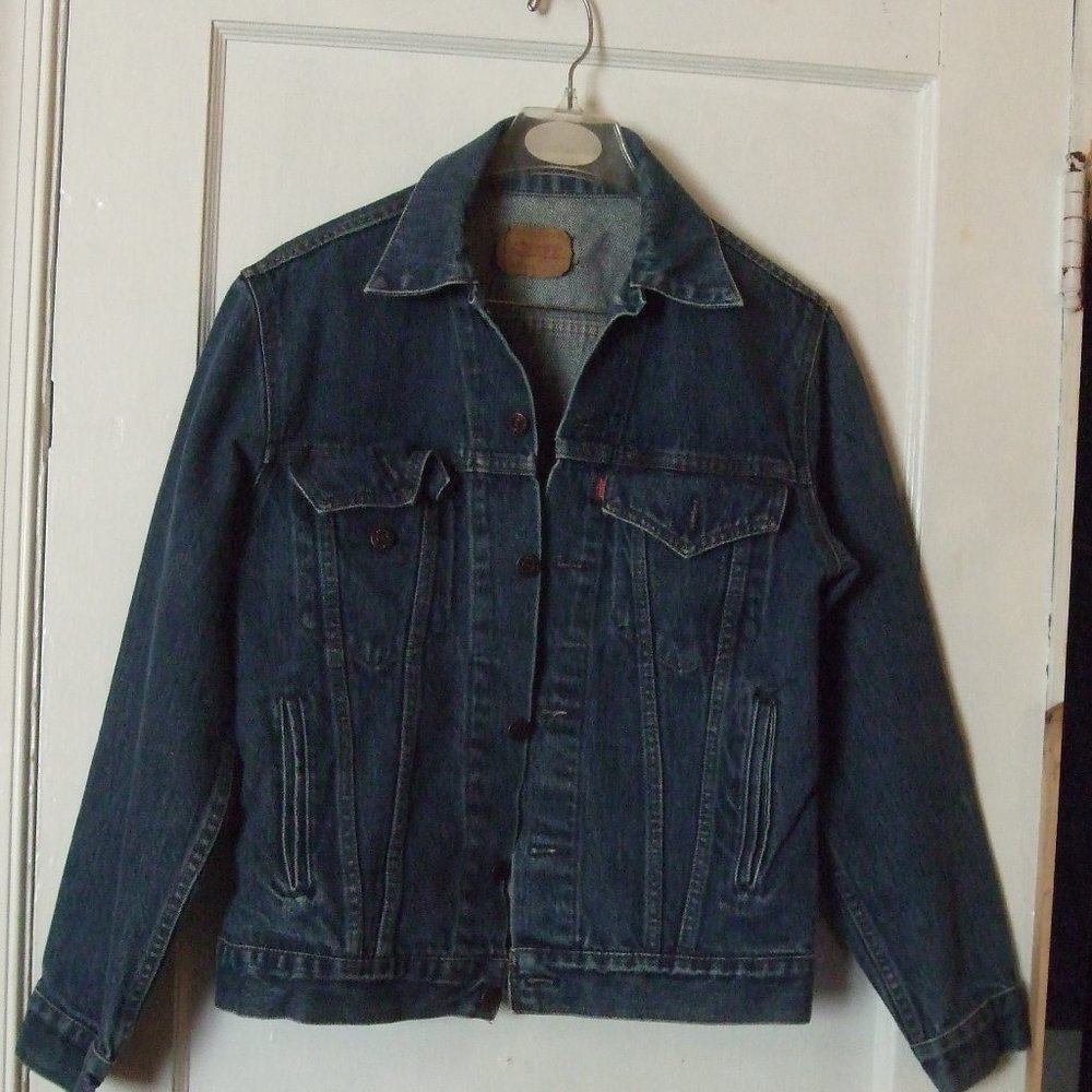 Levi Straus Trucker Jacket, # 70506 - 0216, Size 38 Wonderful Condition